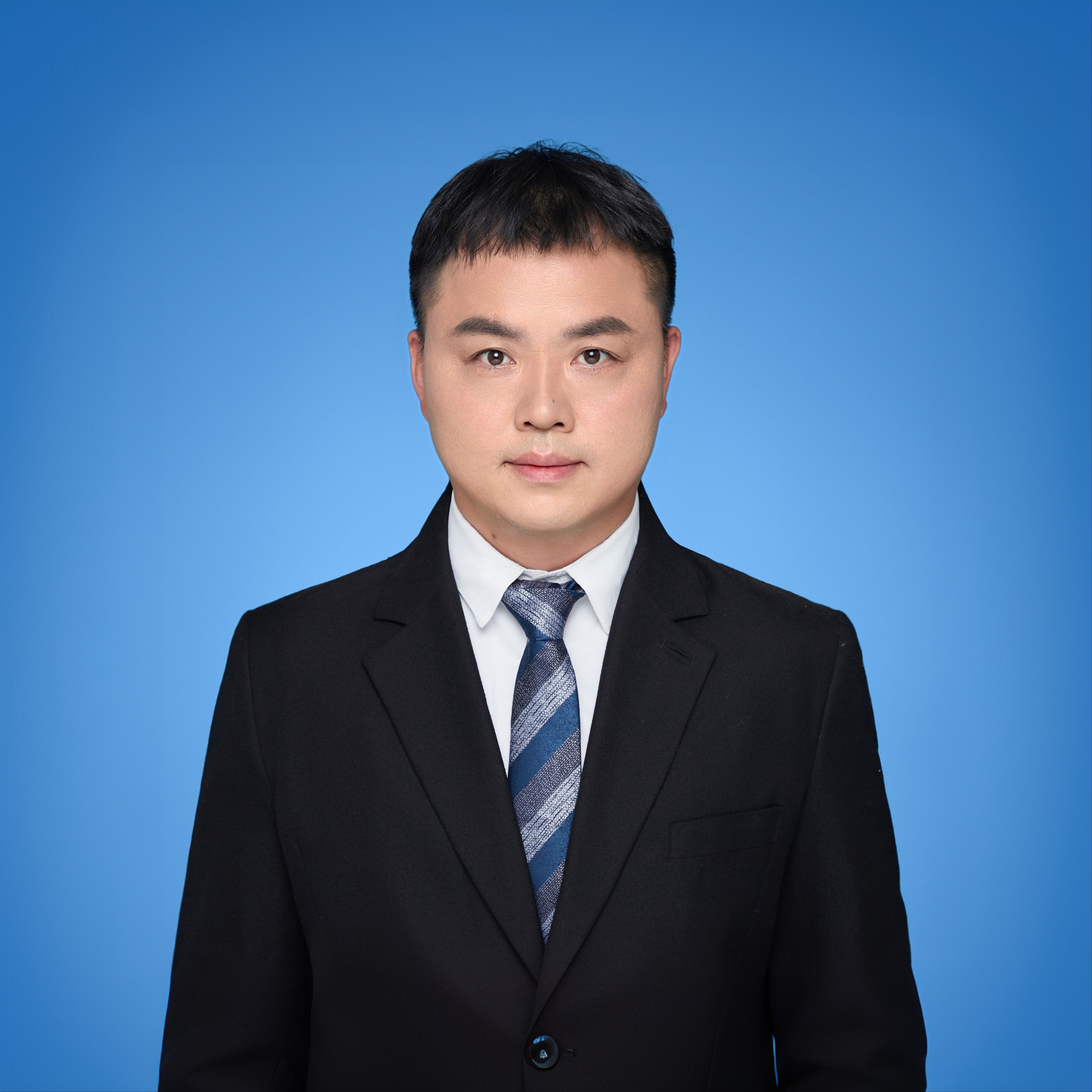 体育_邓兴平_有了强健的体魄，才能遨游在知识的海洋里！
