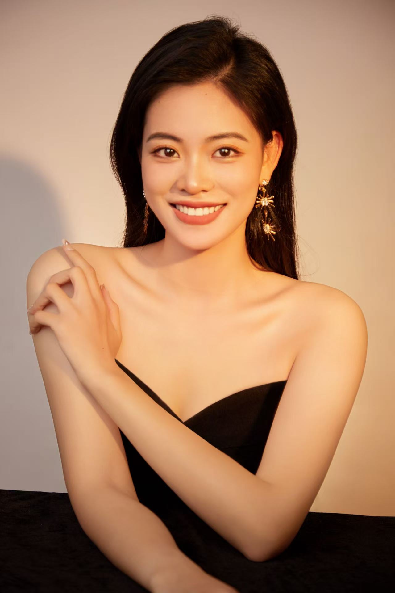 音乐_赵艺_心中有光，声中有爱
