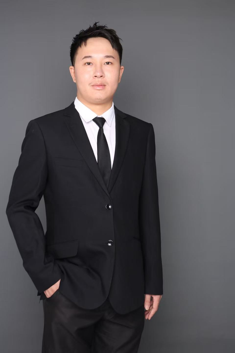 化学_房燚_师者如灯，微光引路；以心润心，以行导行。