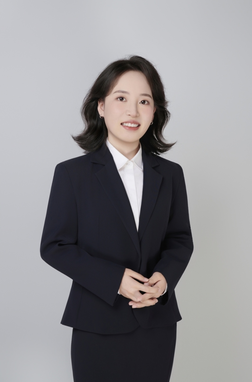 历史_欧英_治学不为媚时语，独寻真知启后人!
