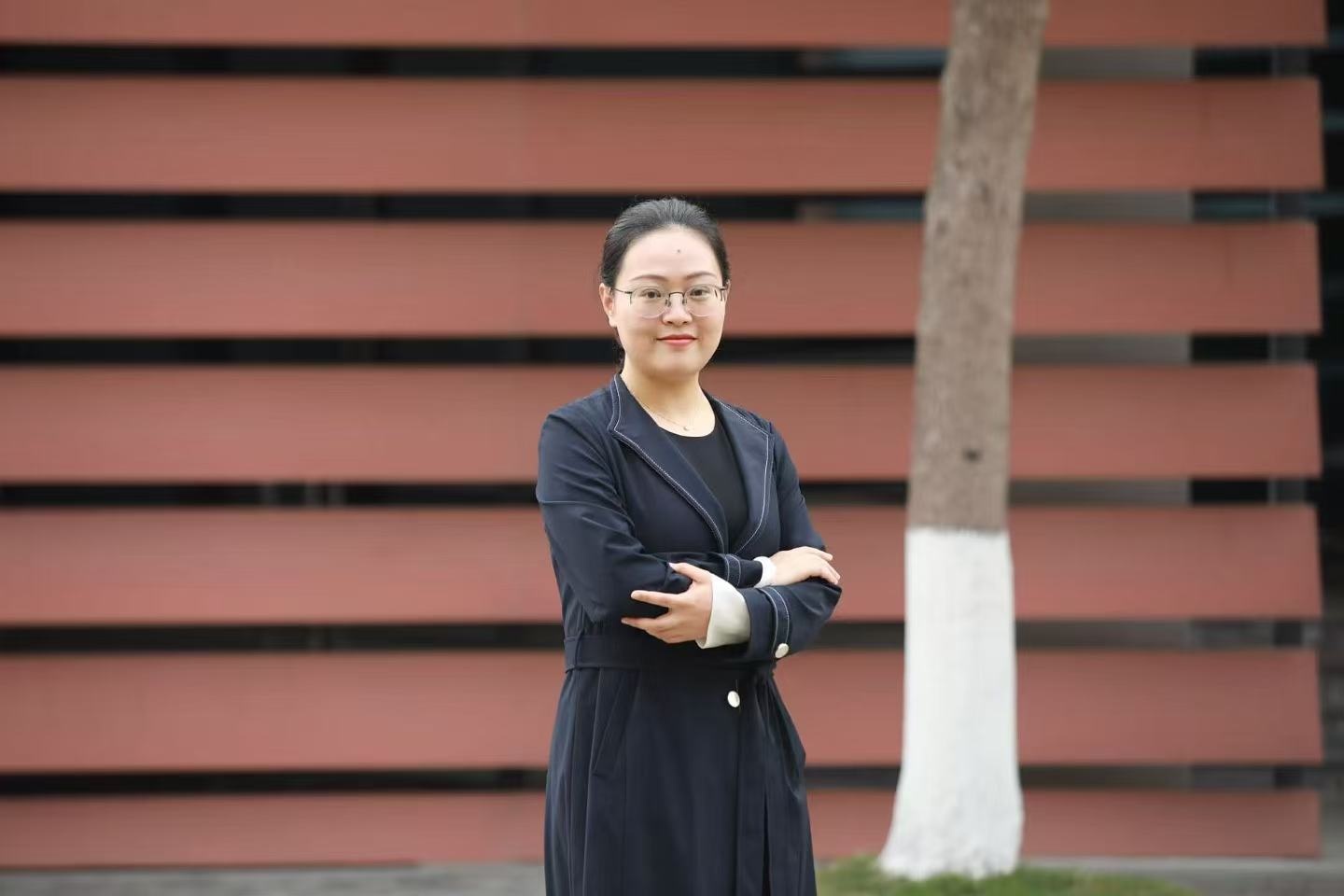 英语_周维_以知晓人，以理喻人，以情感人。